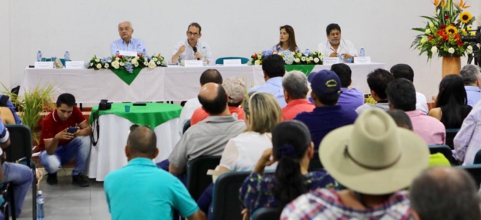 Foto_MinAgricultura_Andres_Valencia_socializacin_arroz_28_febrero_villavicencio_y_yopal_motor1