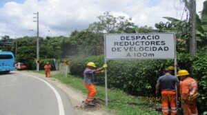 Km43+765, Instalación de señalización vertical (2)