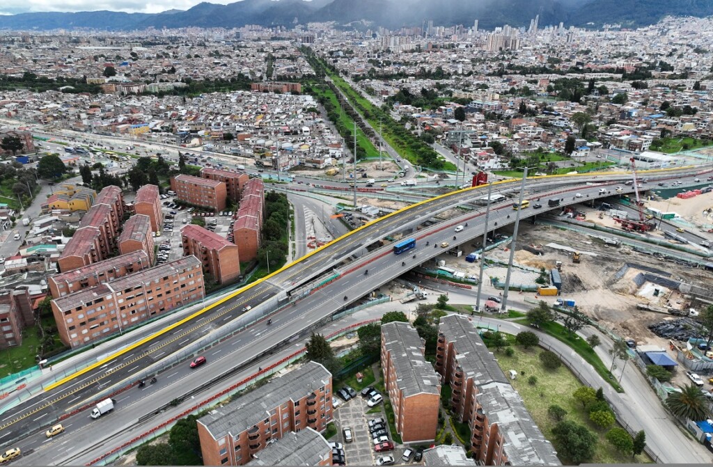 Entra en operación el nuevo puente vehicular de la avenida Primero de ...