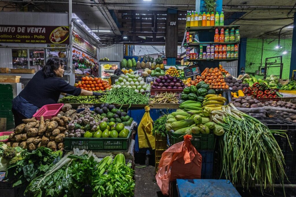Empleo en Colombia 2026 comercio interno industria turismo