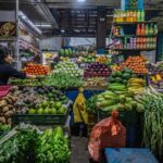 Cerca del 35 % del empleo en Colombia depende de la industria, el turismo y el comercio interno