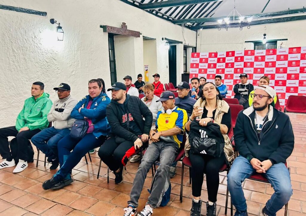 Firma de acuerdo de paz entre barras futboleras en Fontibón