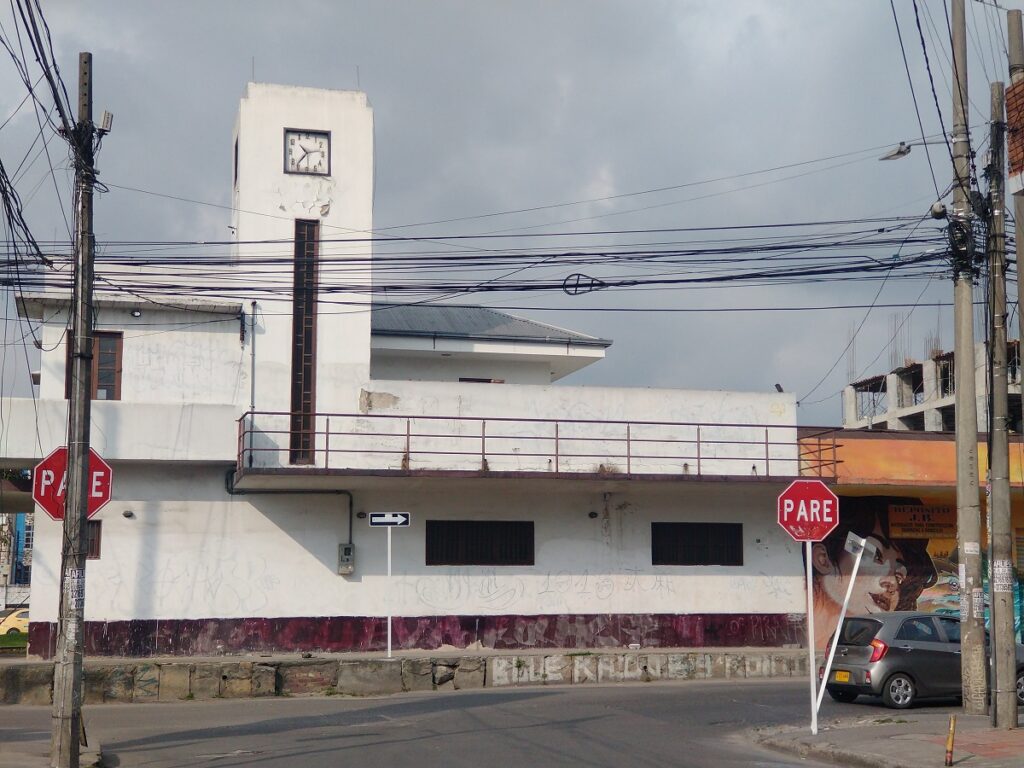 Estación del ferrocarril de Fontibón durante actividades de recuperación del patrimonio y celebración de los 432 años de la localidad