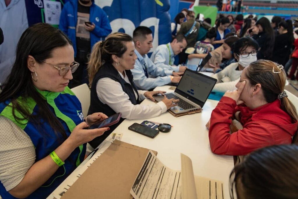 Convocatoria con 665 vacantes de empleo en Bogotá disponible hasta el 4 de julio de 2026.