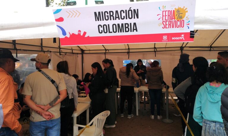 Feria de empleo para migrantes, refugiados y retornados con 180 vacantes en el Centro Integral de Atención al Migrante de Suba en Bogotá.