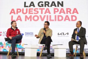 Jorge Rey durante el foro sobre movilidad y transporte de Bogotá y Cundinamarca