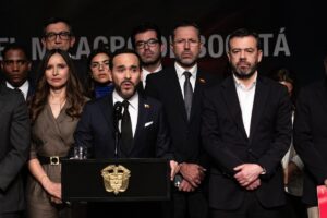 Carlos Fernando Galán durante el balance de compromisos para el Metro de Bogotá y la Calle 13