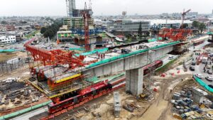 Obras del Tramo 1 de La Nueva 13 en la intersección de Puente Aranda, Bogotá.